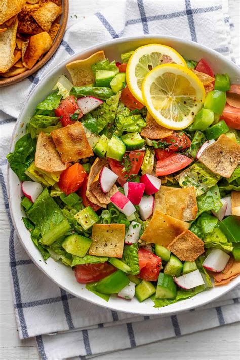 lebanese-fattoush-salad-authentic image