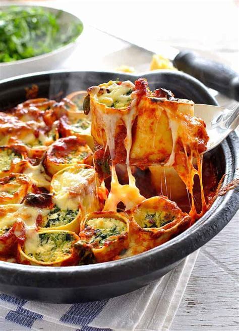 spinach-and-ricotta-rotolo-italian-lasagna-roll-ups image