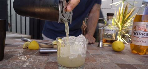 bourbon-lemonade-cocktail-recipe-how-to-make-it image
