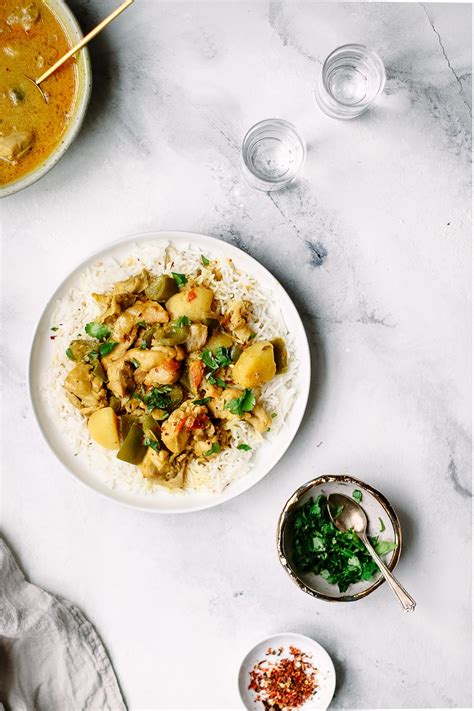 chicken-curry-with-coconut-milk-and-potatoes-tea image