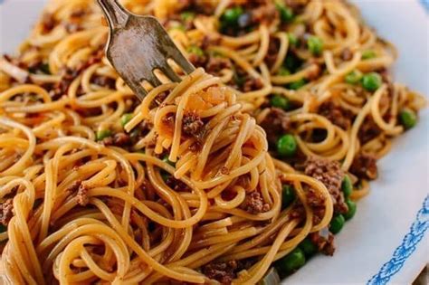 chinese-spaghetti-bolognese image