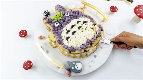 how-to-make-a-totoro-chocolate-chip-cookie-cake image