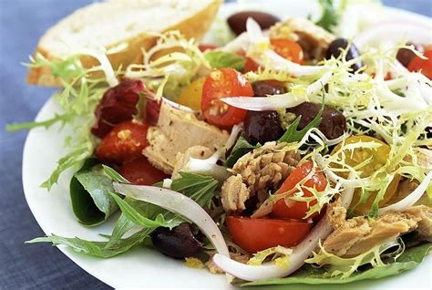 spanish-mixed-green-salad-ensalada-mixta image