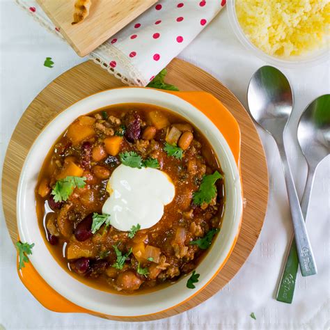chili-con-carne-with-baked-tortilla-chips-foodie-baker image