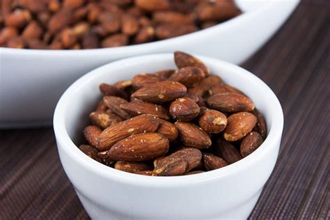 roasted-salted-almonds-dont-sweat-the image