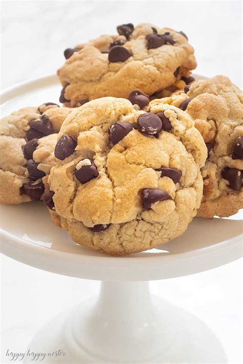 the-best-crunchy-crispy-chocolate-chip-cookie image