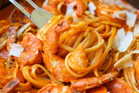 shrimp-linguini-with-roasted-red-pepper-sauce image