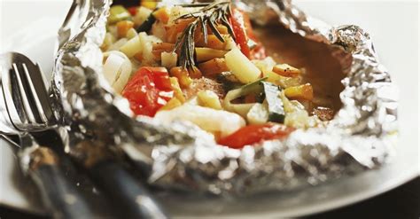 foil-wrapped-salmon-with-vegetables-recipe-eat image