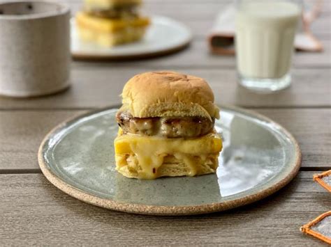 these-make-ahead-breakfast-sliders-are-perfect-for-picky image