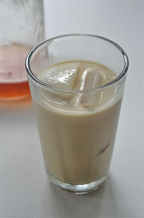 iced-vanilla-chai-latte-keto-bulletproof-the-harvest image