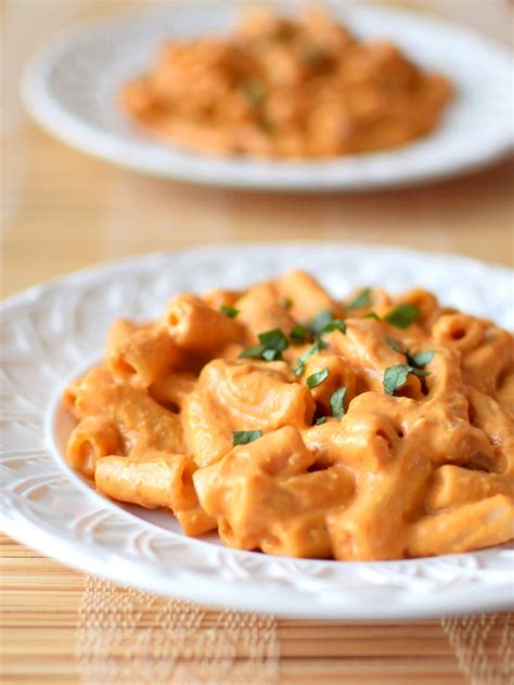creamy-roasted-tomato-vodka-sauce-with-penne-go image