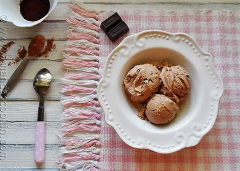 mocha-chocolate-chip-ice-cream-amandas-cookin image