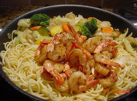 bonnies-asian-shrimp-noodle-skillet image