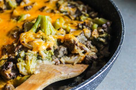 cheesy-beef-and-rice-broccoli-casserole-lisa-g-cooks image