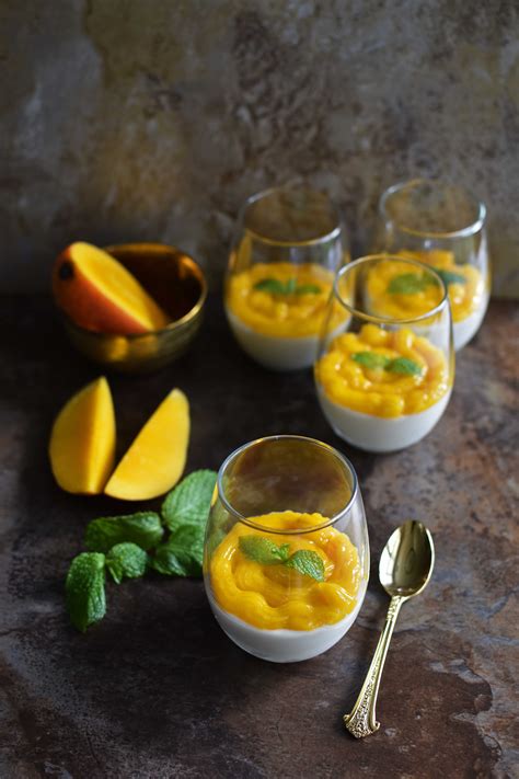 white-chocolate-mango-mousse-pepper-delight image