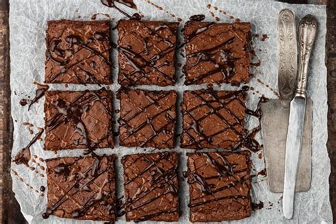 easy-dark-chocolate-caramel-brownies-31-daily image