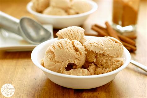 cinnamon-maple-ice-cream-a-kitchen-addiction image