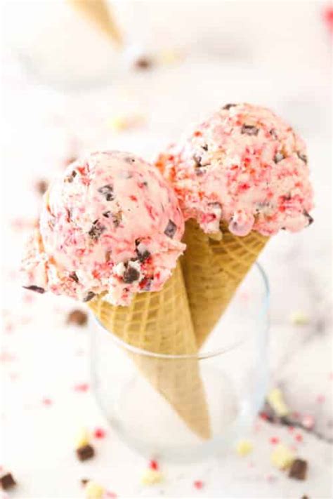 no-churn-peppermint-bark-ice-cream-life-love-and image