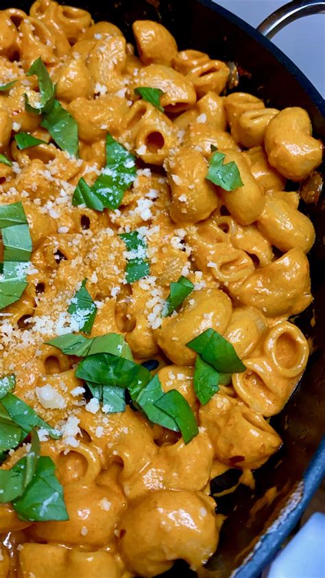 spicy-vodka-sauce-pasta-dining-by-kelly image