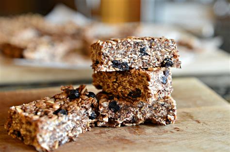 nut-free-school-safe-easy-homemade-granola-bar image