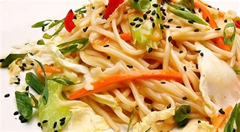 foodservice-recipe-lo-mein-noodle-salad image