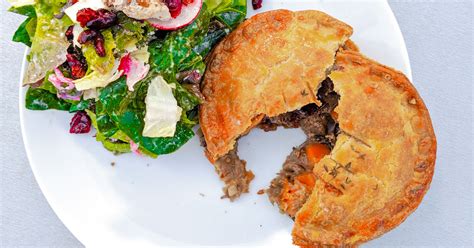 the-best-steak-and-mushroom-pie-recipe-youll-ever image