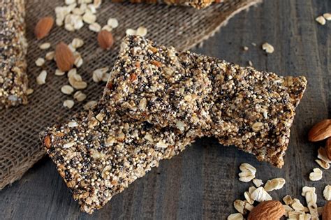 healthy-delicious-quinoa-chia-seed-protein-bars image