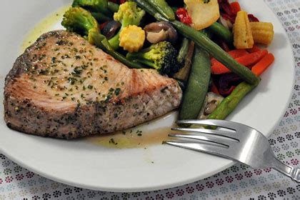 tuna-steaks-with-lemon-parsley-butter image