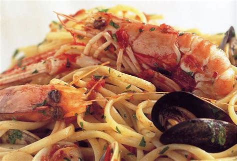 linguine-with-mixed-seafood-recipe-leites-culinaria image