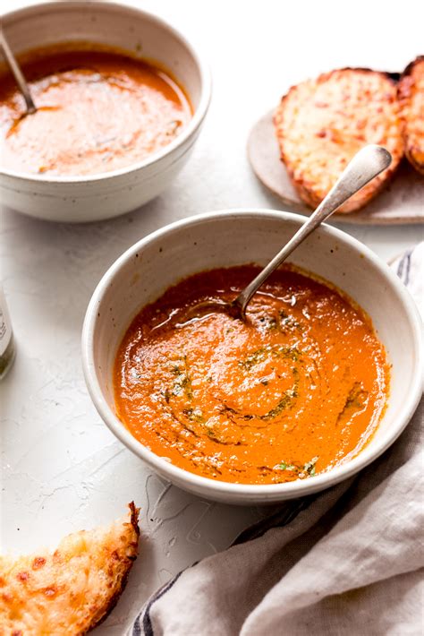 secret-ingredient-tomato-basil-soup-no-cream image