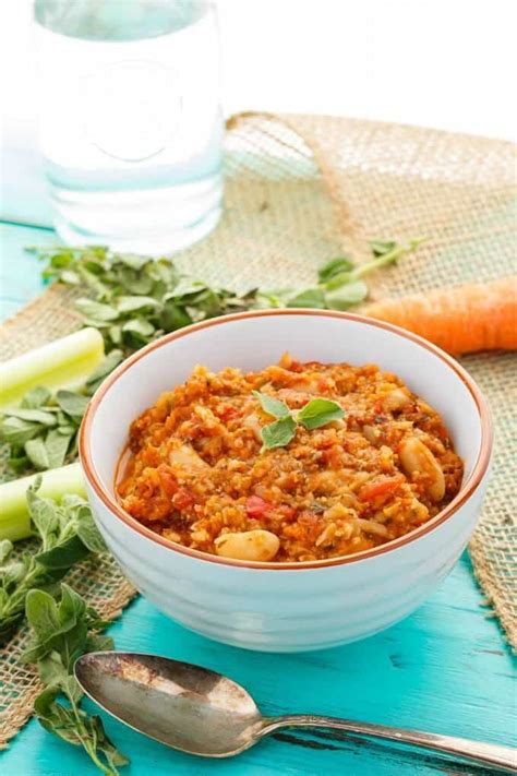meaty-vegetarian-chili-no-fake-meat-the-cookie image