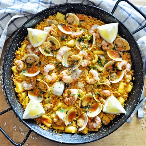 how-to-make-a-seafood-lovers-spanish-paella image