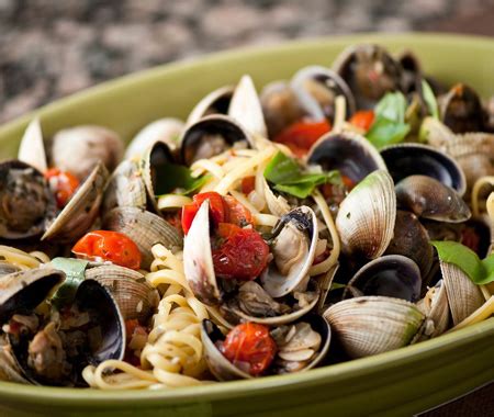linguine-with-tomato-clam-sauce-recipe-house-home image