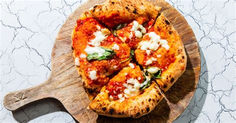 fried-pizza-the-neapolitan-creation-america-was image