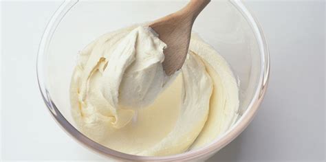 best-vanilla-buttercream-recipe-how-to-make-vanilla image