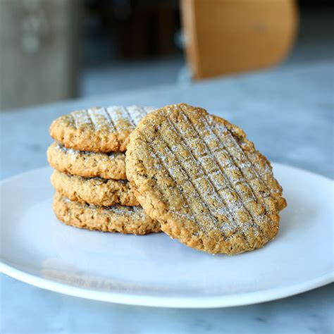 peanut-butter-crisscross-cookies-recipe-quaker-oats image