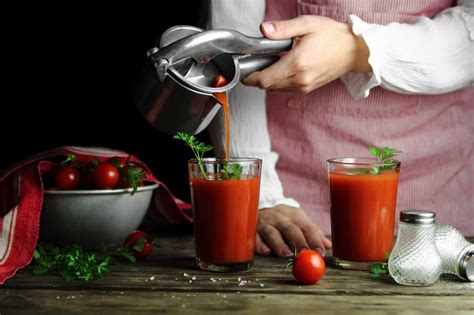 how-to-make-tomato-juice-with-a-juicer-i-really-like image