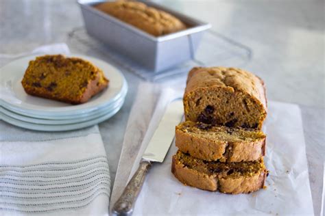 great-harvest-pumpkin-chocolate-chip-bread-a image