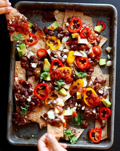 leftover-chili-nachos-the-dinner-shift image