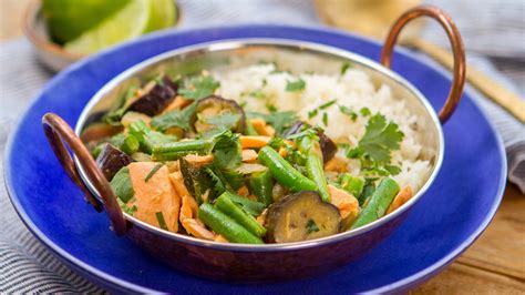 salmon-bean-eggplant-green-curry-seafood-experts image