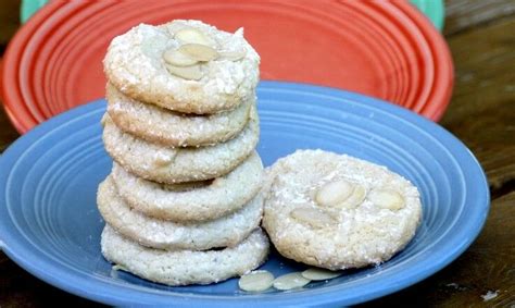 soft-chewy-italian-amaretti-cookies-the image