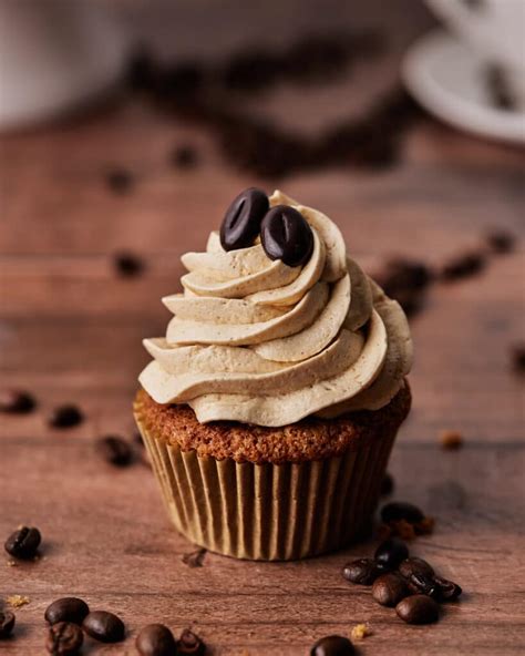 coffee-cupcakes-with-silky-coffee-buttercream-bonni image