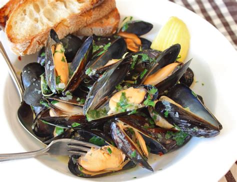 food-wishes-video-recipes-drunken-mussels-blogger image
