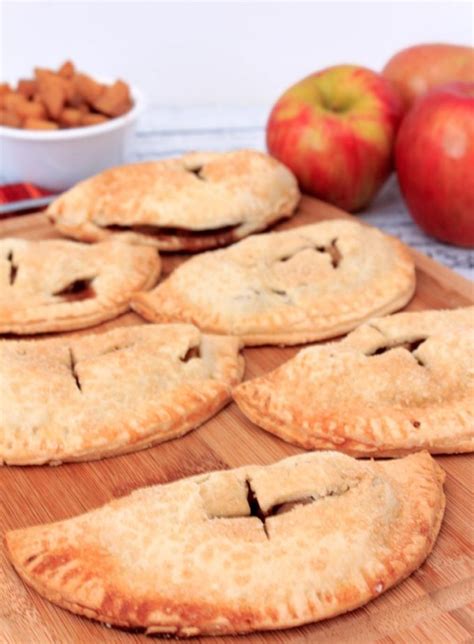 spiced-apple-hand-pies-recipe-the-rebel-chick image