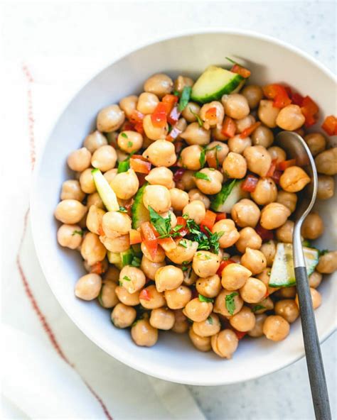 simple-chickpea-salad-5-minute-lunch-idea-a image