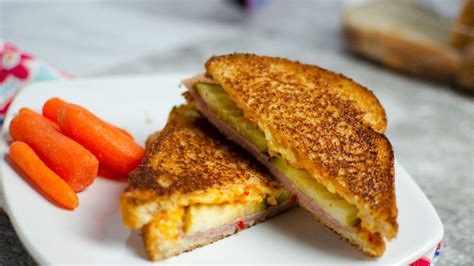 grilled-pimento-cheese-sandwich-wide-open-eats image