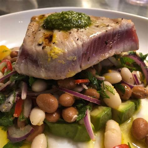 tuna-with-cannelini-bean-and-herb-salad-drink-well-eat image