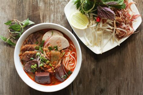 bn-b-huế-recipe-spicy-beef-pork-noodle-soup image