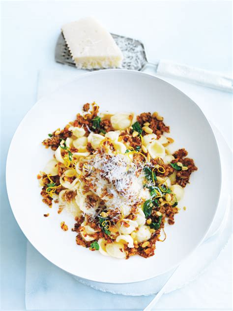 crispy-cauliflower-pasta-donna-hay image