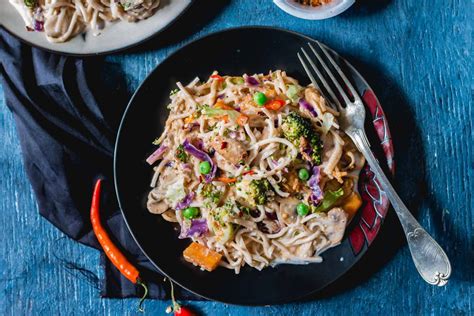 thai-flavoured-vegetable-noodles-in-coconut-curry image